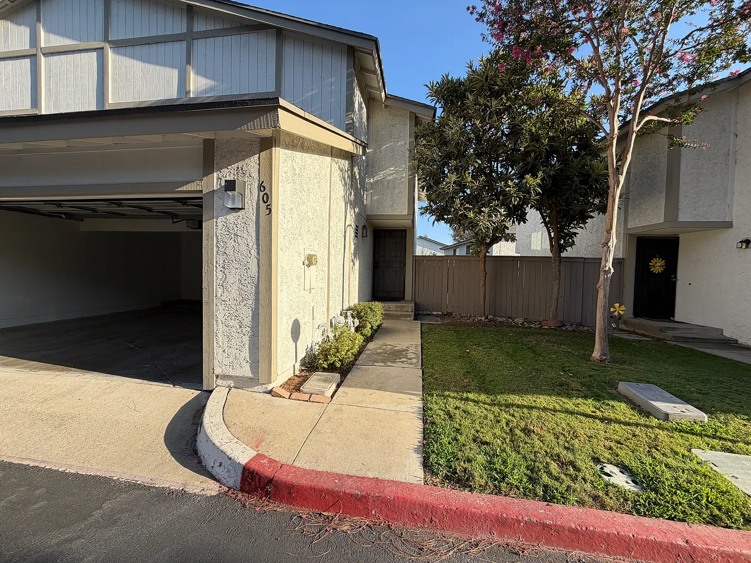 4 bed, 2.5 bath, 1343 sqft, $3,200 — Photo 2
