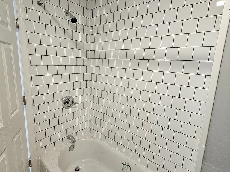 607 W 7th St #1 — Photo 2