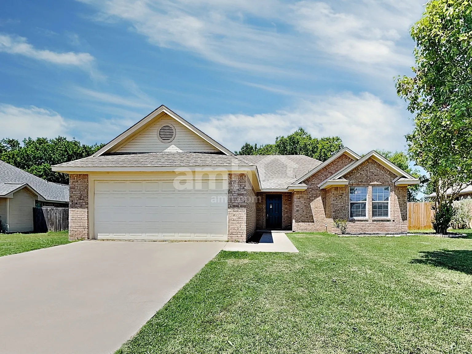 3 bed, 2.0 bath, 1413 sqft, $1,985 — Photo 1
