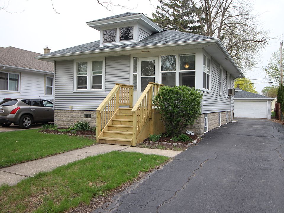 1st image of 1218 N Prairie Ave