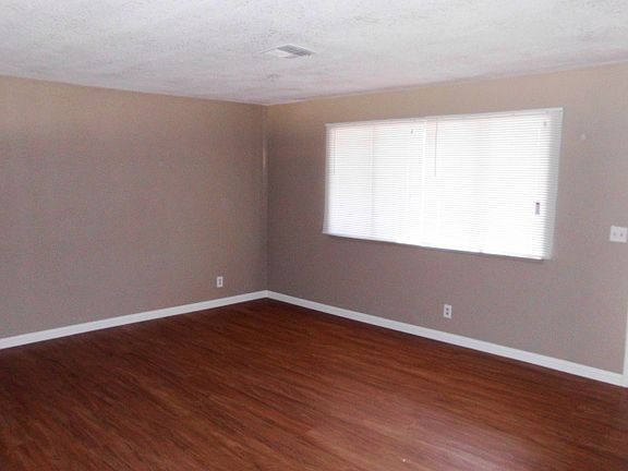 3rd image of 2249 Marlboro Dr