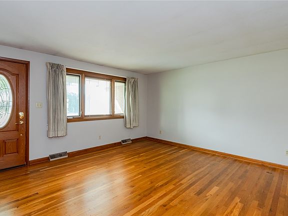 5th image of 7163 Frederick Garland Rd