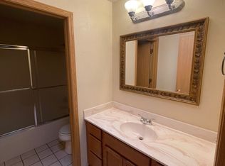 2080 Dickinson Ave #D, Oshkosh, WI 54904