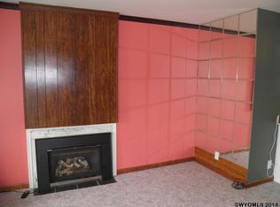 105 Sunset Ave, Thermopolis, WY 82443