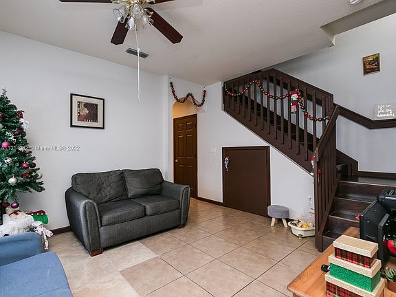 4th image of 3024 NW 30th Way #3024