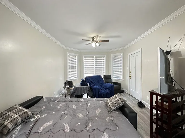 3817.5 N Greenview Ave #W3 — Photo 11