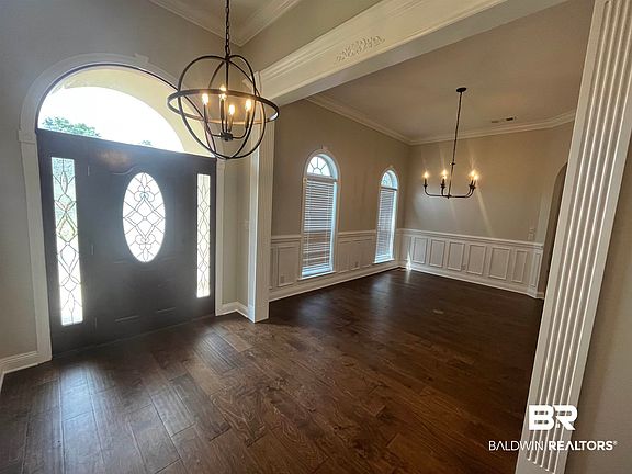 2nd image of 4 Amanda Ln