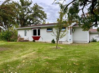 137 W 5th St, Newfolden, MN 56738