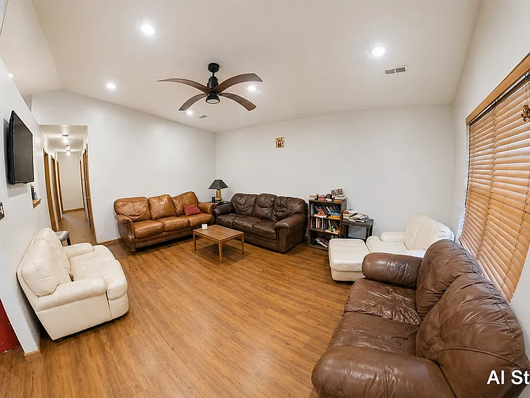 827 Glenstone Cir — Photo 4
