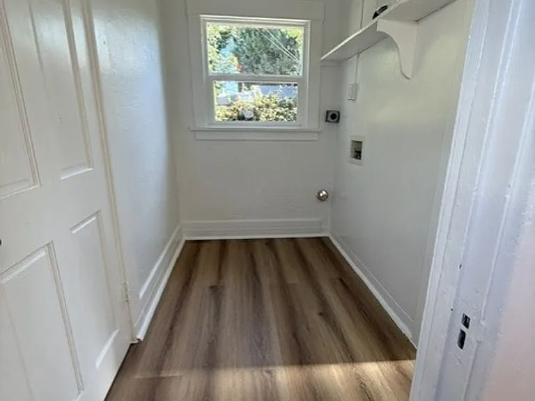792 Newport 3516 #18 — Photo 13