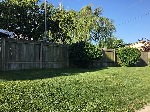 4th image of 3001 S Mount Carmel Ave