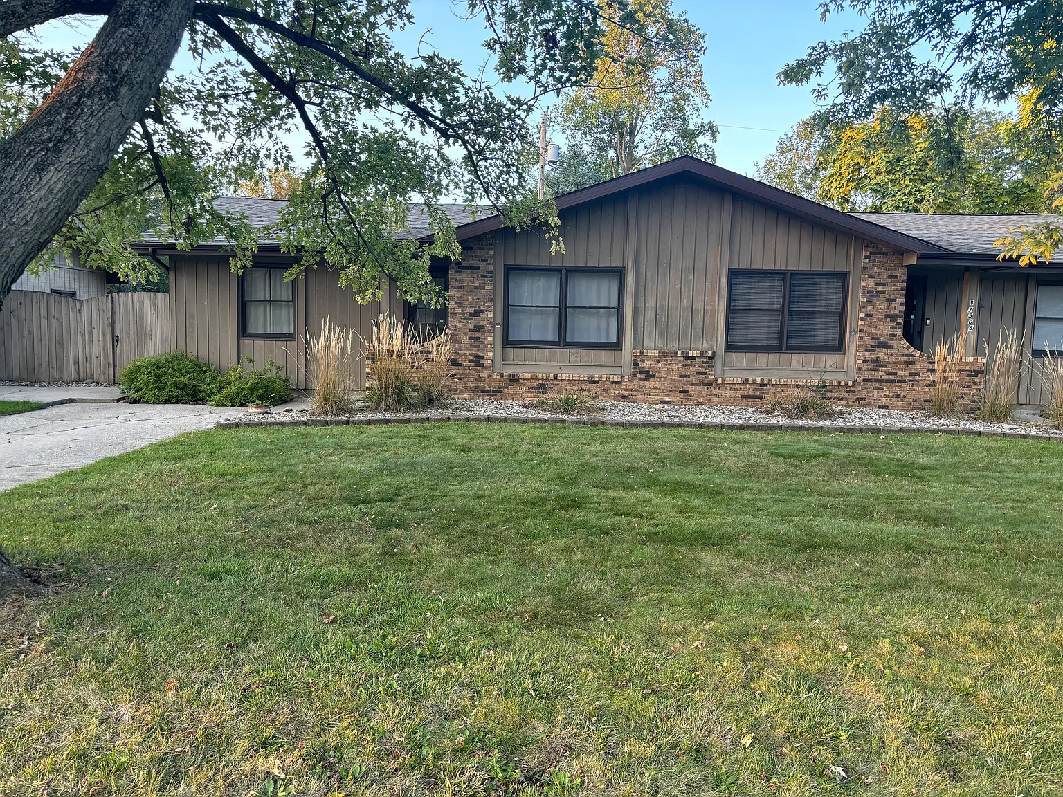 2 bed, 1000 sqft, $1,800 — Photo 2