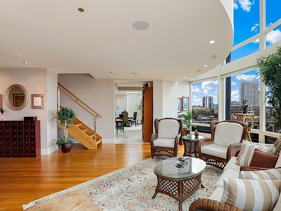 5th image of 600 N Kingsbury St APT 506
