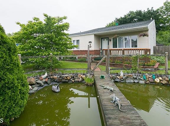 2nd image of 113 Hollywood Dr