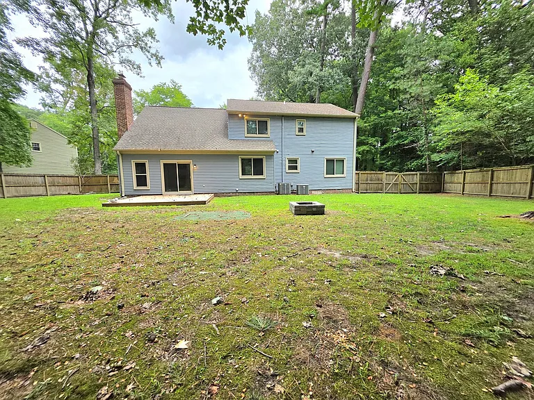 415 Rosewood Ln — Photo 30