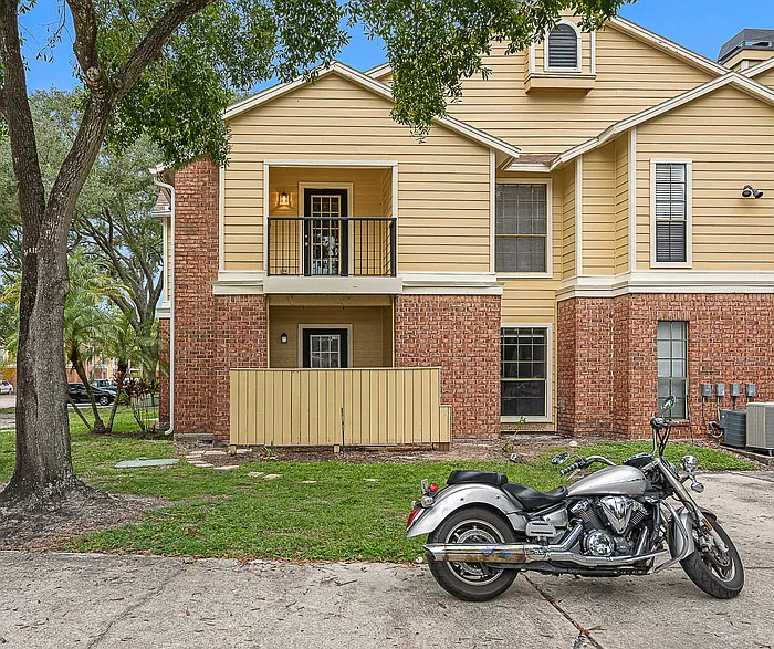 1 bed, 1.0 bath, $1,225 — Photo 2