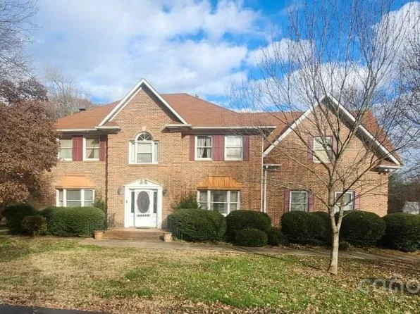 5906 Sierra Dr, Charlotte, NC 28216
