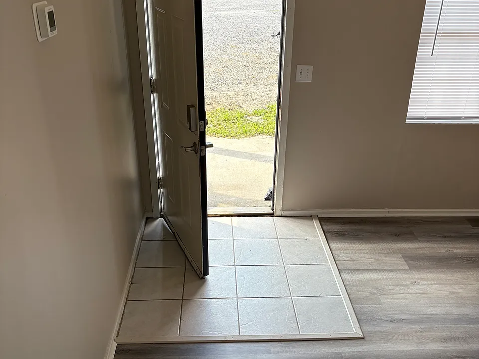 978 S Live Oak Dr #6