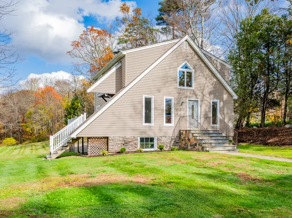 15 Lynns Corner Road, Woodbury, CT 06798