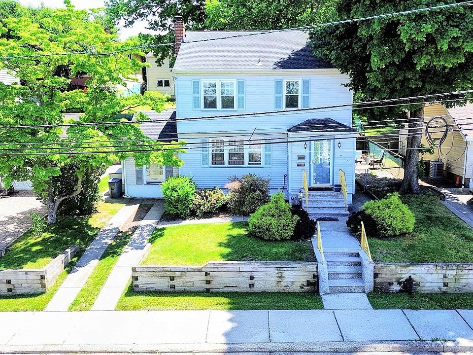 1st image of 716 Chestnut St