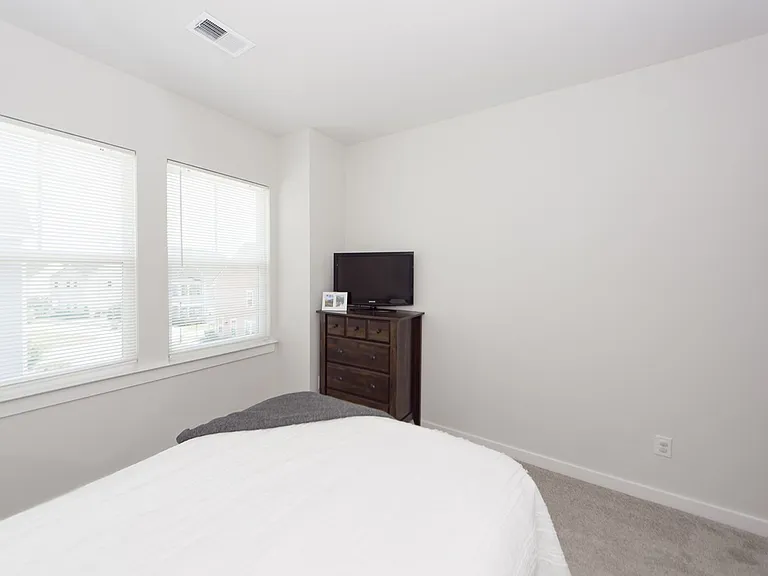 1665 Indy Dr — Photo 26