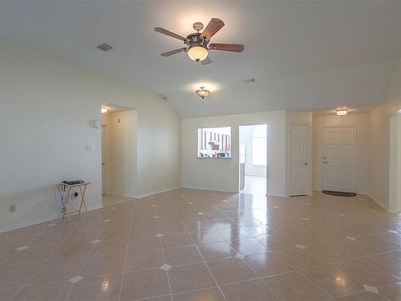 3rd image of 8322 Berkely Ct