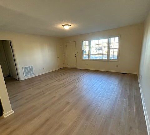 2nd image of 3601 Hillcrest Dr #B