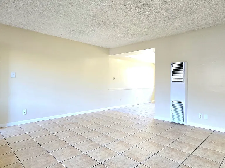 921 Edith Ave #I — Photo 9