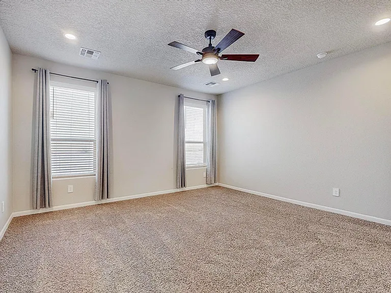 5950 Las Vacas Ct NE — Photo 38