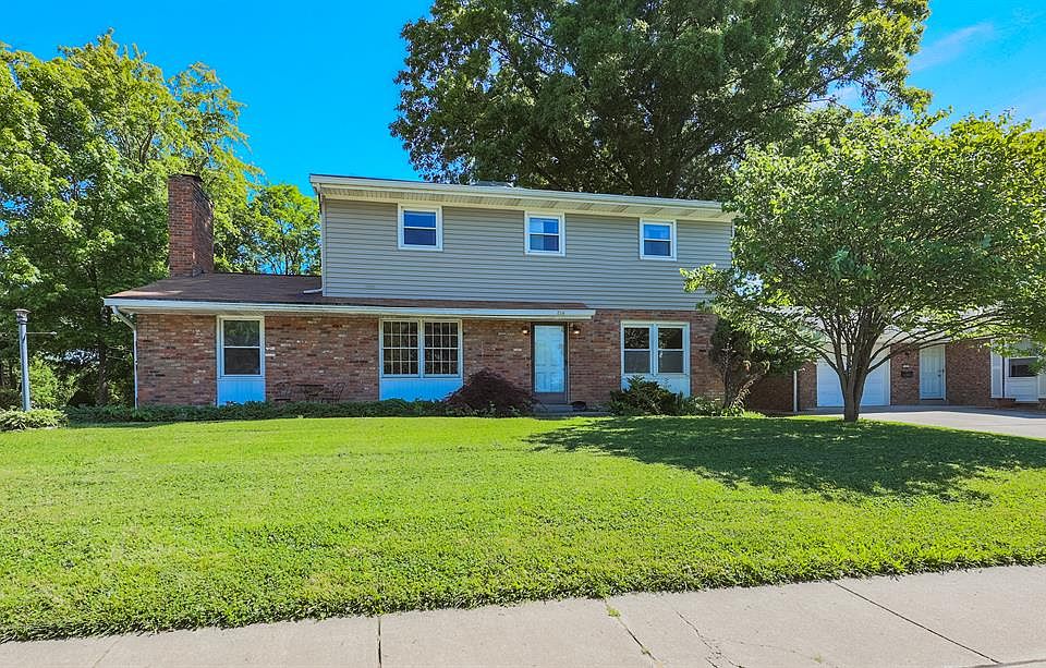 1st image of 218 Applewood Dr