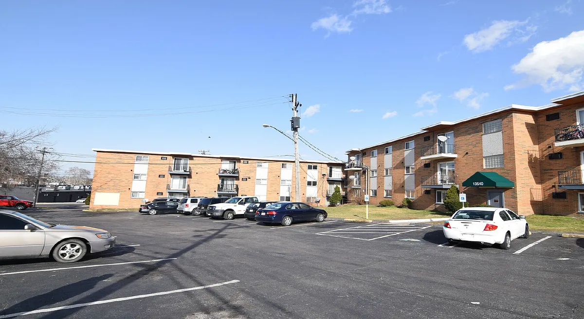 Primary Photo - Superior Club Apartments - 313