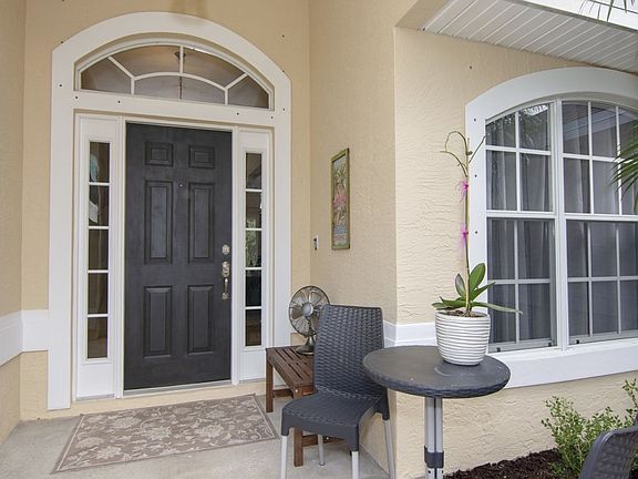 2nd image of 990 Southlakes Way SW