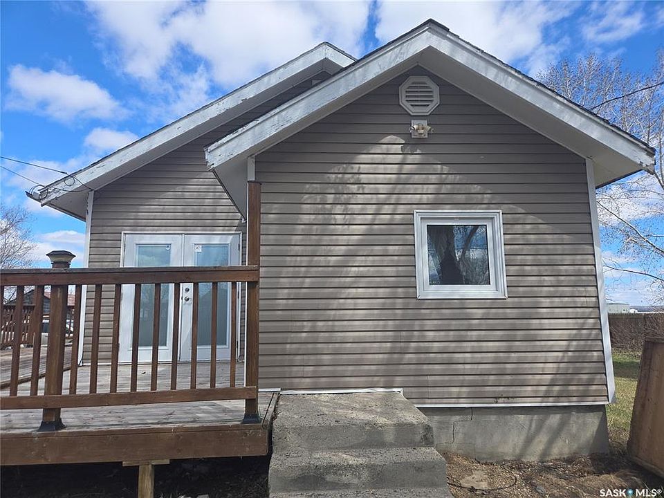 1st image of 601 Souris AVENUE
