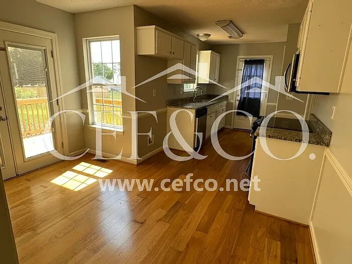 3 bed, 2.0 bath, 1332 sqft, $1,695 — Photo 3