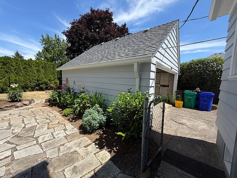 2101 N Rosa Parks Way — Photo 7