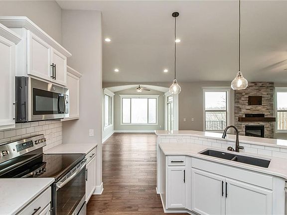 2nd image of 9196 Geanna Ct