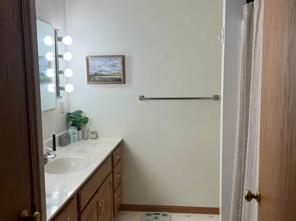 103 8th Ave S, Onalaska, WI 54650