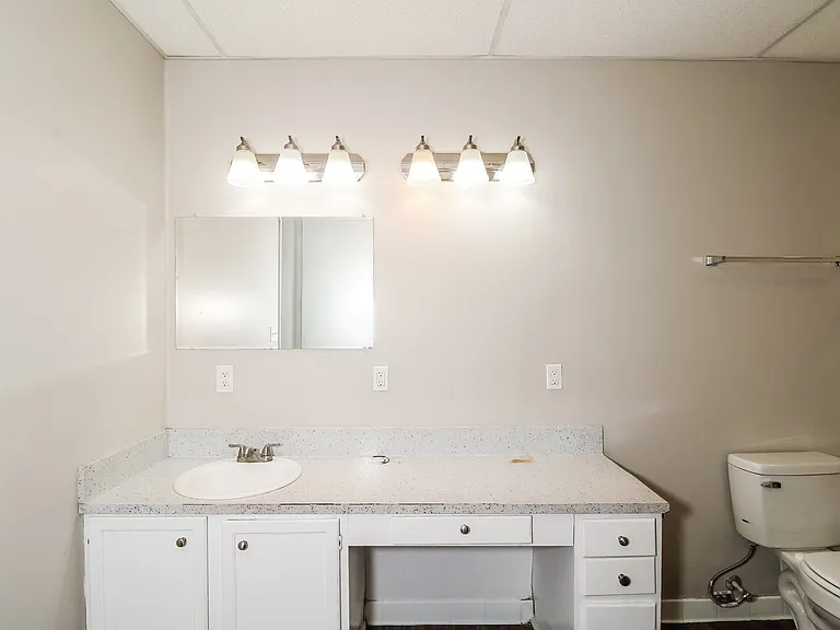 271754_024_main_bathroom_13456433.jpg