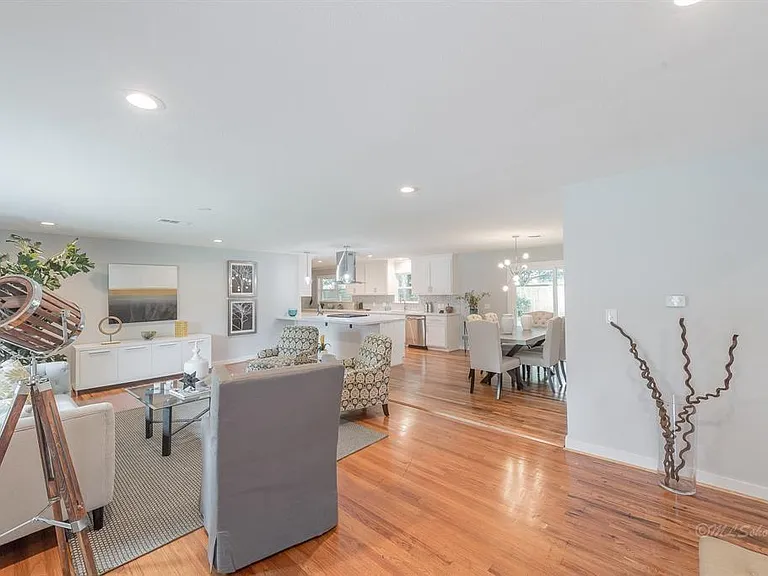 10058 Larston St — Photo 4