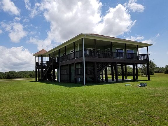 2nd image of 311 Bayside Dr