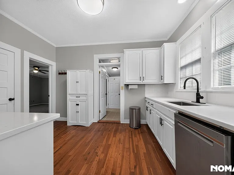 2205 Willard St — Photo 2