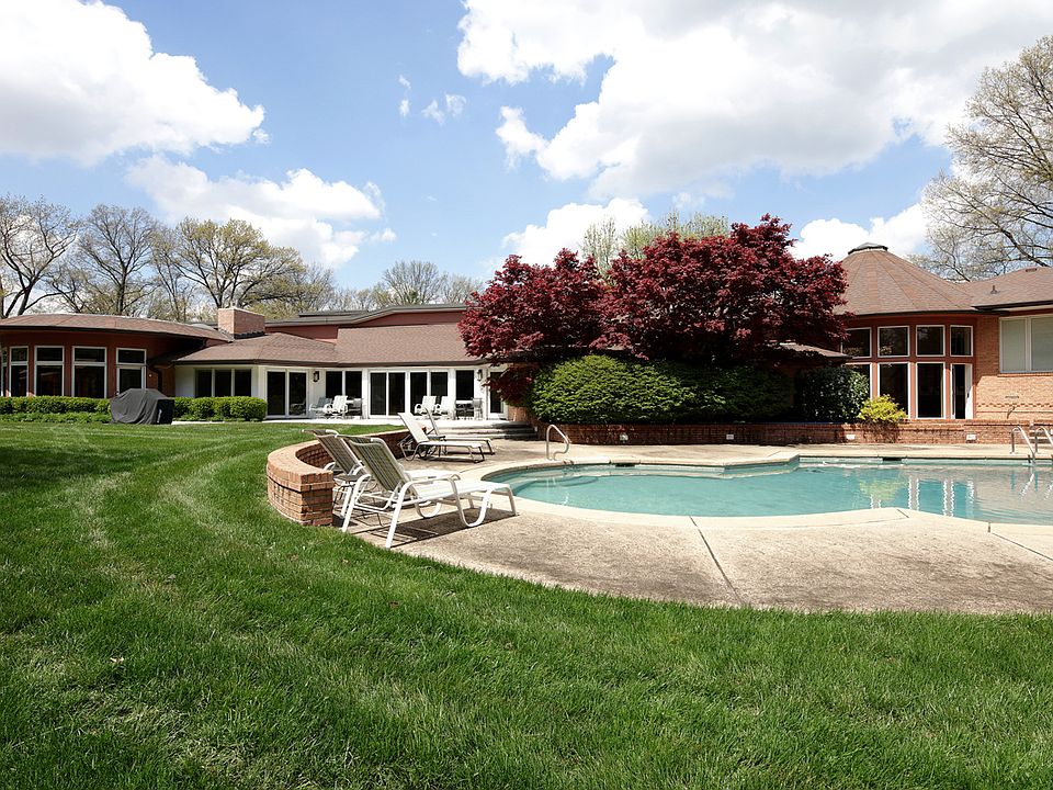 2nd image of 6 Country Estates Pl
