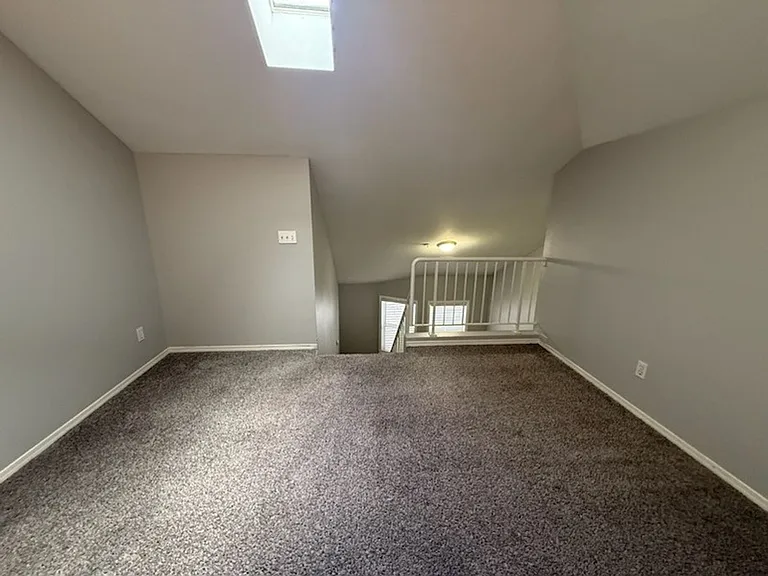 Ludlow Apartments — Photo 47