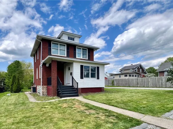 814 Elm St, Irwin, PA 15642