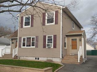 85-11 259th St, Floral Park, NY 11001