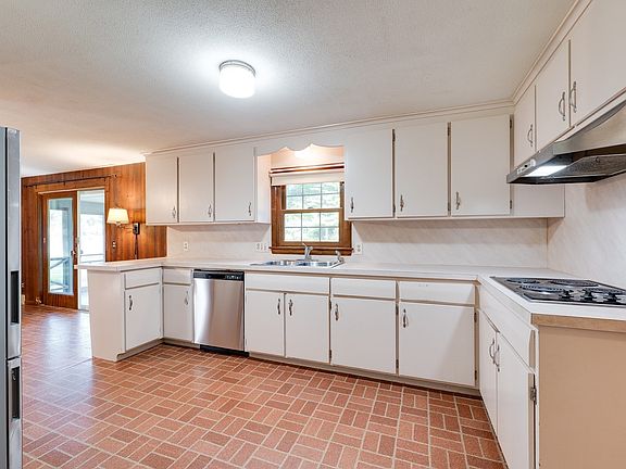 2nd image of 29 Indian Spring Rd