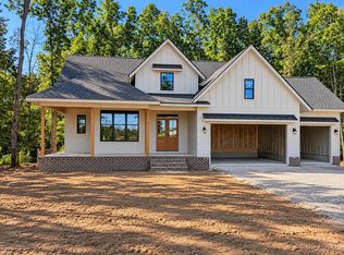 2868 Mowbray Pike, Soddy Daisy, TN 37379