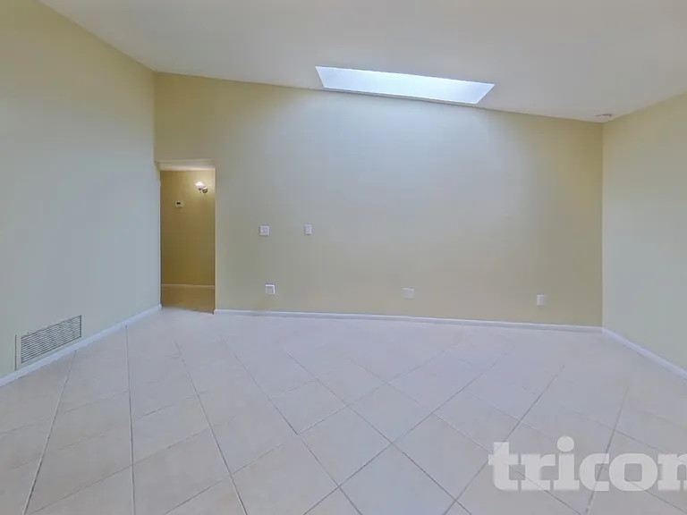2403 S Evergreen Rd — Photo 3