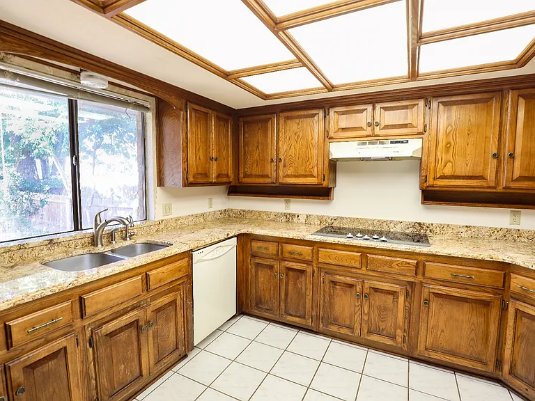 1321 Harding Ave — Photo 8