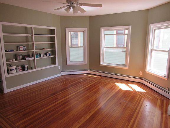 5th image of 40 Bainbridge Ave #2